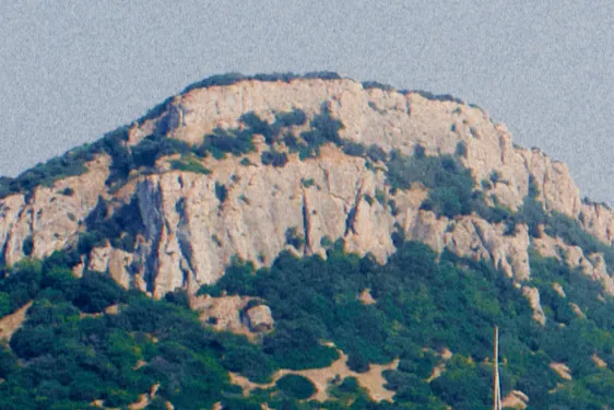 The summit of the island at 100%, on 35mm film at ISO 200.